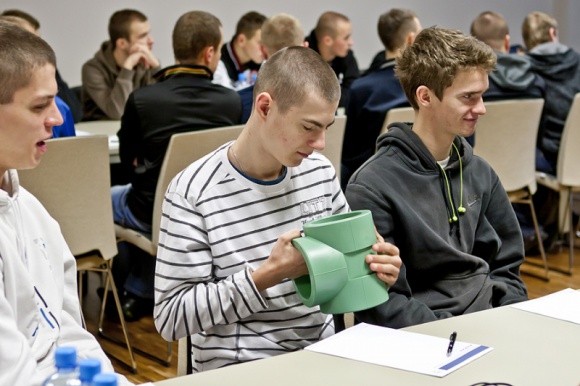 Pierwsi adepci „Szkoły Zawodu” KAN ruszą na rynek pracy BIZNES, Firma - Spółka KAN z Kleosina zakończyła pierwszą edycję programu „Szkoła KAN- z nami poznasz praktyczną stronę zawodu”.