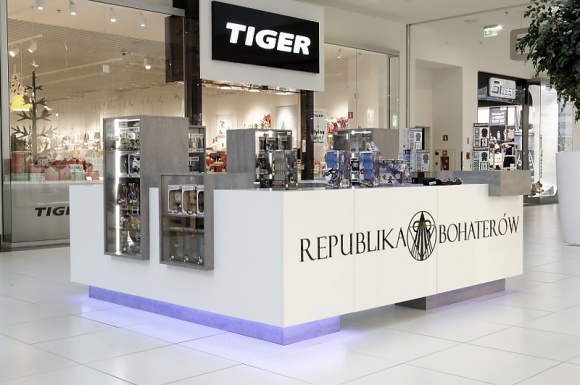 Republika Bohaterów w Wola Parku BIZNES, Firma - W Wola Parku otworzyło się nowe stoisko z zabawkami. Republika Bohaterów to miejsce, w którym zarówno dzieci, jak i dorośli znajdą figurki kolekcjonerskie oraz akcesoria.