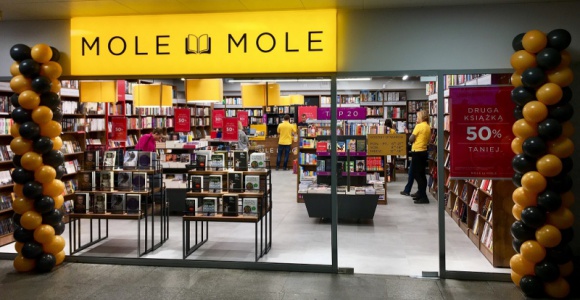 Otwarto księgarnie Mole Mole na Dworcu Centralnym BIZNES, Firma - Tuż przy peronie pierwszym w podziemiach Dworca Centralnego w Warszawie otwarto księgarnię Mole Mole.