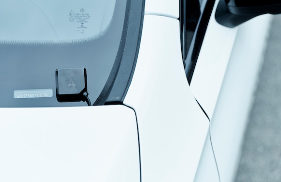 System monitorowania pojazdów GPS pomógł znaleźć skradziony samochód i złapać zł BIZNES, Firma - Szwedzkiej firmie transportowo-maszynowej UTAB AB, wchodzącej w skład KEWAB AB, skradziono jeden z samochodów serwisowych podczas październikowego weekendu. Złodziej jednak nie wiedział, że trzy dni wcześniej firma zainstalowała lokalizator GPS we wszystkich swoich samochodach.