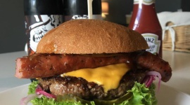Burger i browar – para idealna BIZNES, Firma - Burgery dawno przestały być kojarzone z „byle jakim” jedzeniem.
